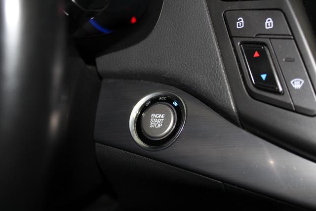 Hyundai i40 SHZ Klimaautomatik Tempomat MuFu 8fach
