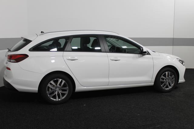 Hyundai i30 Kombi STYLE KLIMAAUTOMATIK PDC TEMPOMAT ALU NSW BLUETOOTH 