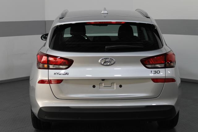 Hyundai i30 Kombi STYLE KLIMAAUTOMATIK PDC TEMPOMAT ALU NSW BLUETOOTH 