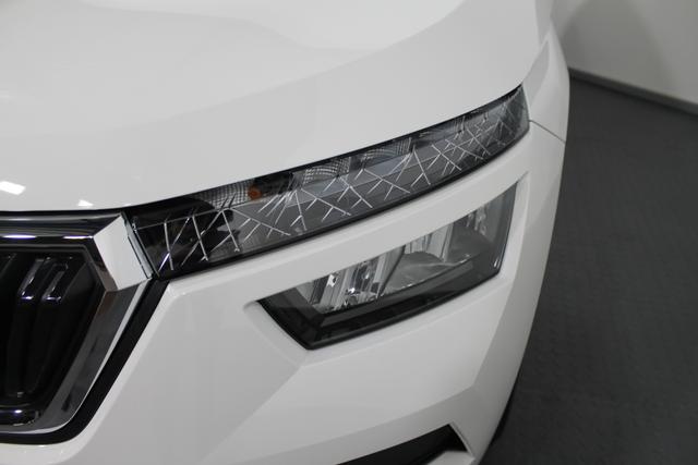 Skoda Kamiq AMBITION PLUS SHZ DAB SmartLink PDC ALU KLIMAAUTOMATIK TEMPOMAT 
