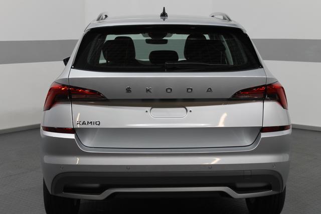 Skoda Kamiq AMBITION PLUS SHZ DAB SmartLink PDC ALU KLIMAAUTOMATIK TEMPOMAT 