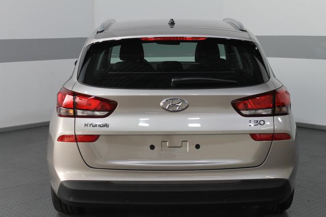 Hyundai i30 Kombi STYLE KLIMAAUTOMATIK PDC TEMPOMAT ALU NSW BLUETOOTH 