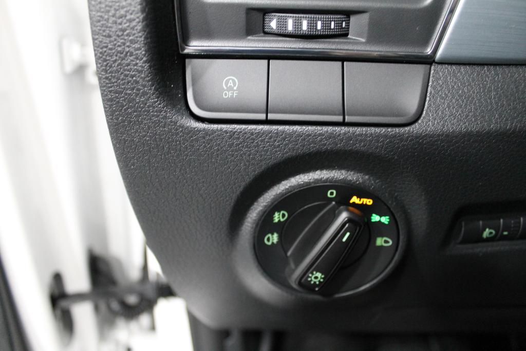 Skoda Fabia Ambition PDC NSW TEMPOMAT ALARM BLUETOOTH Ihr Spezialist