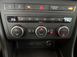 Seat / Ateca / Grau /  /  / AHK WP ACC BSD RFK LED PDC v+h 