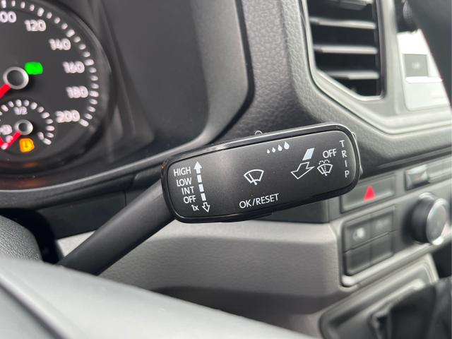 Volkswagen / Crafter / Weiß / / / PDC v+h Tempomat Bluetooth Radio El.Paket