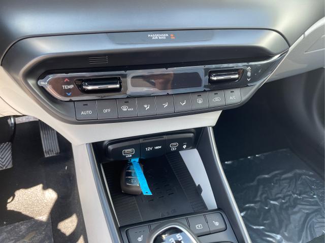 Hyundai / i20 / Weiß / / / 