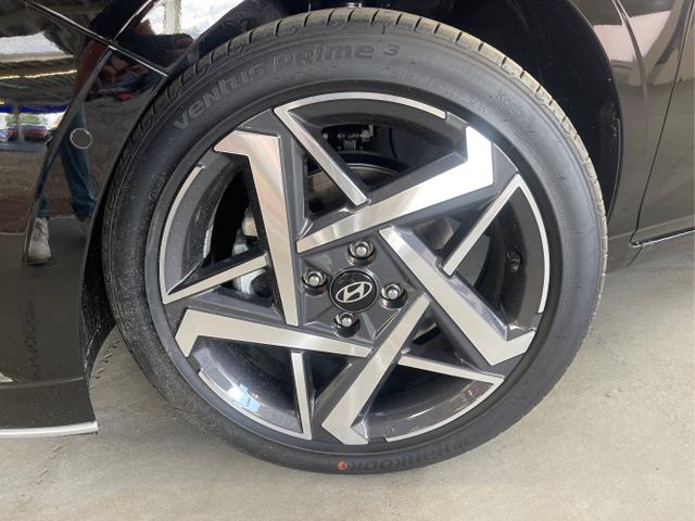 Hyundai / i20 / Schwarz / / / 