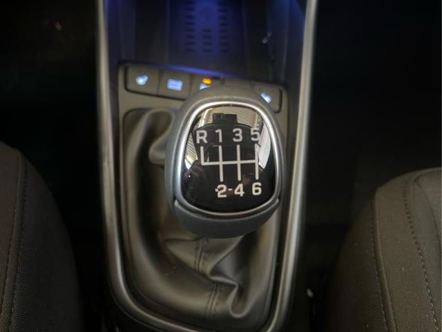 Hyundai / i20 / Schwarz / / / 