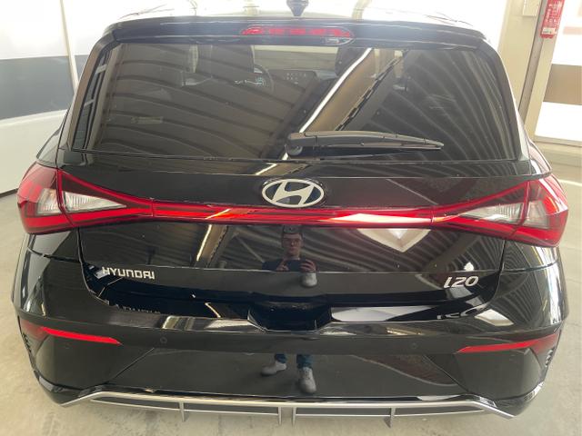 Hyundai / i20 / Schwarz / / / 