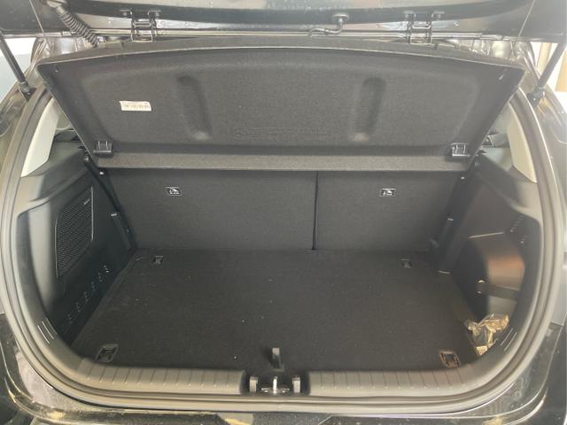 Hyundai / i20 / Schwarz / / / 