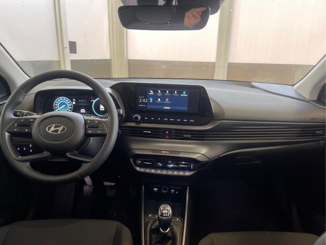 Hyundai / i20 / Schwarz / / / 