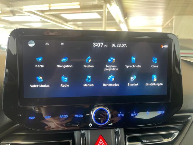 Hyundai i30 Kombi PREMIUM NAVI SHZ RFK PDC v+h KLIMAAUTOMATIK 
