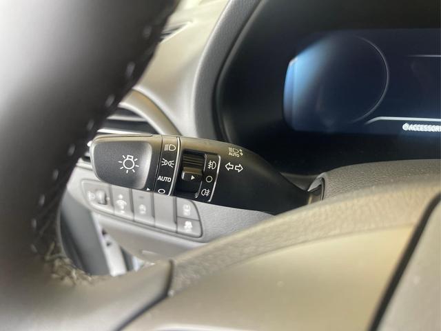 Hyundai i30 Kombi PREMIUM NAVI SHZ RFK PDC v+h KLIMAAUTOMATIK 