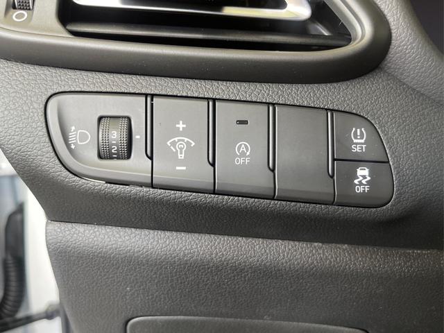Hyundai i30 Kombi PREMIUM NAVI SHZ RFK PDC v+h KLIMAAUTOMATIK 