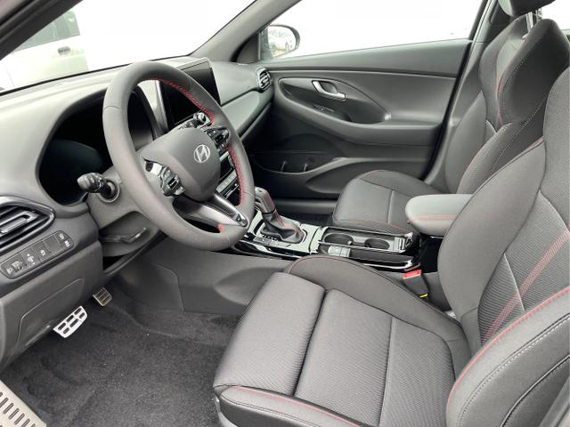Hyundai / i30 / Weiß / / / 