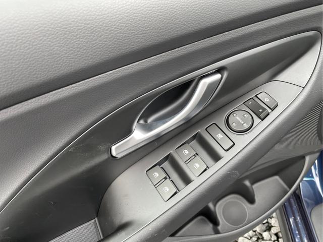 Hyundai / i30 / Weiß / / / 