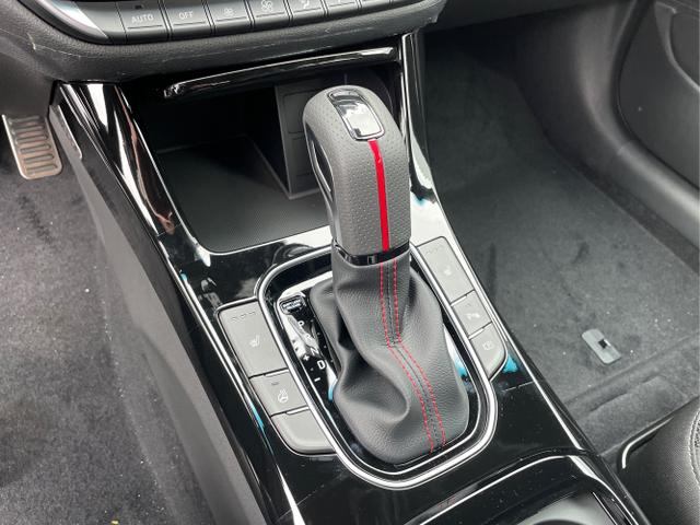 Hyundai / i30 / Weiß / / / 