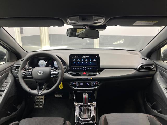 Hyundai / i30 / Grün / / / 