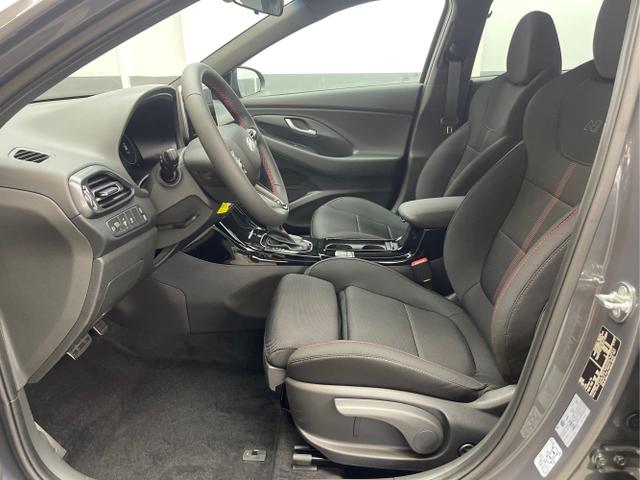 Hyundai / i30 / Grau / / / 
