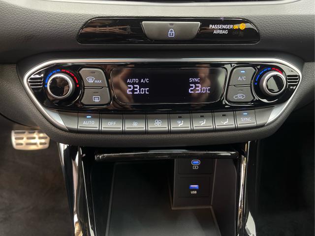 Hyundai / i30 / Grau / / / 