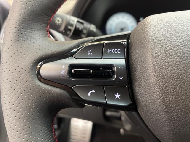 Hyundai / i30 / Grau / / / 