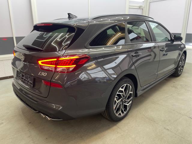Hyundai / i30 / Grau / / / 