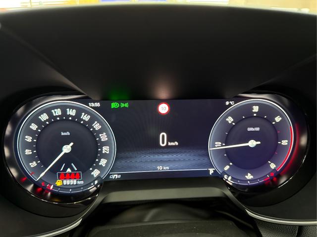 Alfa Romeo / Giulia / Schwarz / / / AUT NAVI SHZ RFK ACC Harman/Kardon