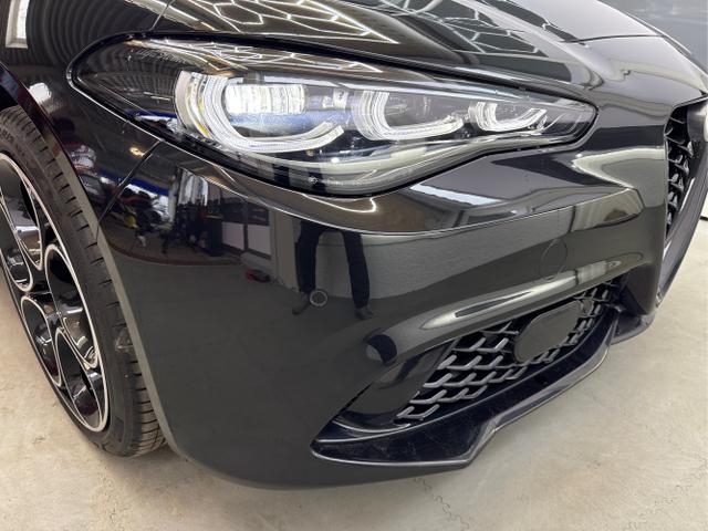 Alfa Romeo / Giulia / Schwarz / / / AUT NAVI SHZ RFK ACC Harman/Kardon