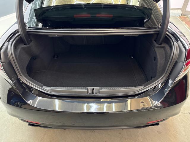 Alfa Romeo / Giulia / Schwarz / / / AUT NAVI SHZ RFK ACC Harman/Kardon