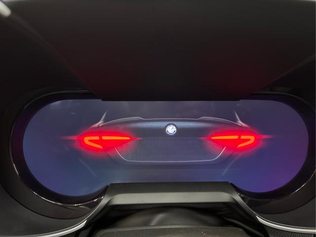 Alfa Romeo / Giulia / Schwarz / / / AUT NAVI SHZ RFK ACC Harman/Kardon