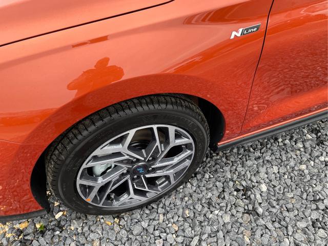 Hyundai / i30 / Weiß / / / 