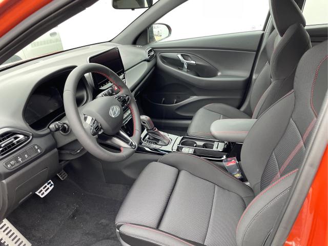 Hyundai / i30 / Weiß / / / 