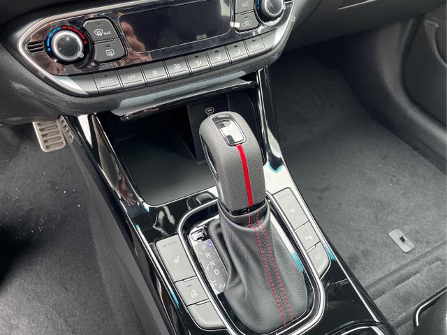 Hyundai / i30 / Weiß / / / 