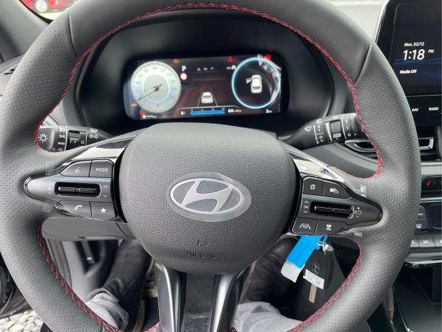 Hyundai / i30 / Weiß / / / 