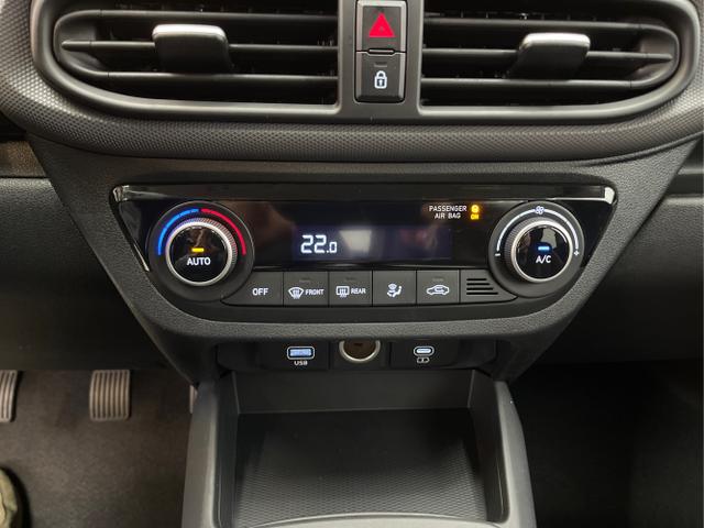 Hyundai / i10 / Weiß / / / 