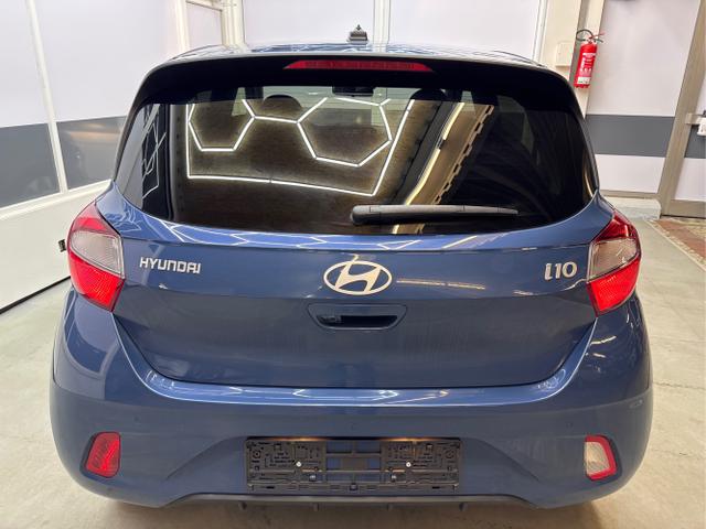 Hyundai / i10 / Blau / / / 