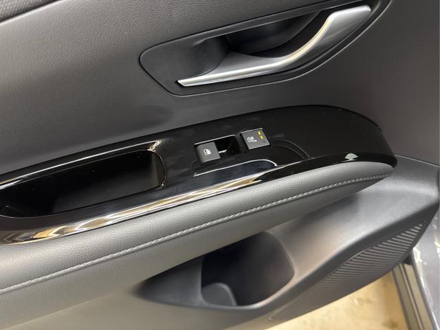 Hyundai / TUCSON FACELIFT / Grau / / / 
