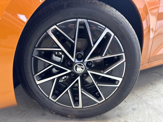 Skoda / Octavia / Orange / / / DSG ACC 13 Zoll NAVI MATRIX SHZ KESSY