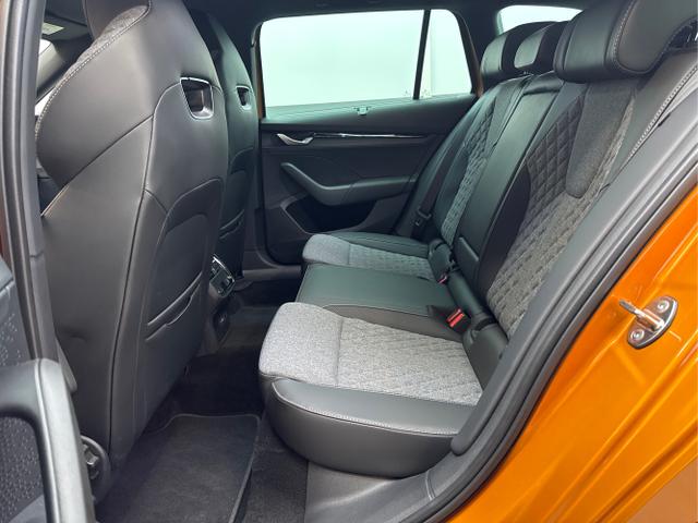 Skoda / Octavia / Orange / / / DSG ACC 13 Zoll NAVI MATRIX SHZ KESSY