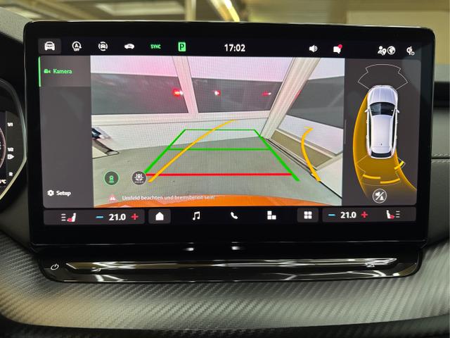 Skoda / Octavia / Orange / / / DSG ACC 13 Zoll NAVI MATRIX SHZ KESSY