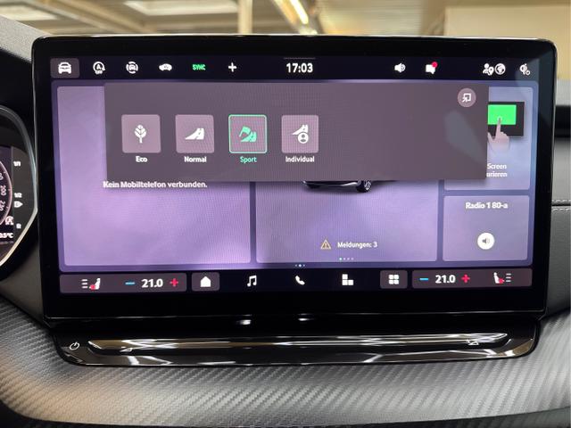 Skoda / Octavia / Orange / / / DSG ACC 13 Zoll NAVI MATRIX SHZ KESSY