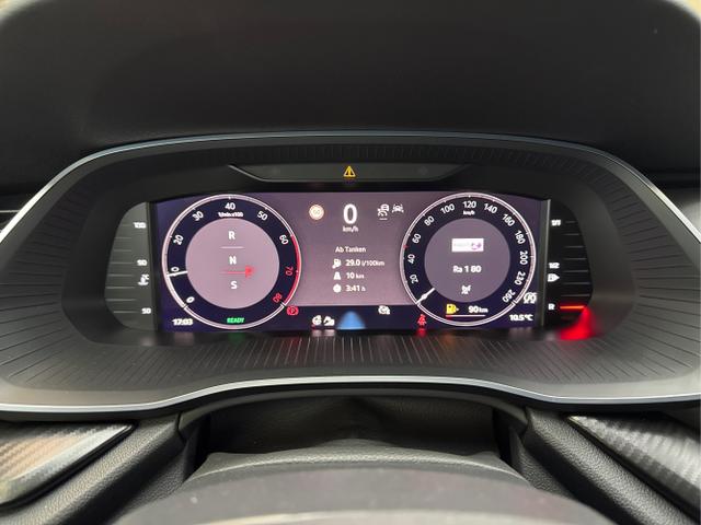 Skoda / Octavia / Orange / / / DSG ACC 13 Zoll NAVI MATRIX SHZ KESSY