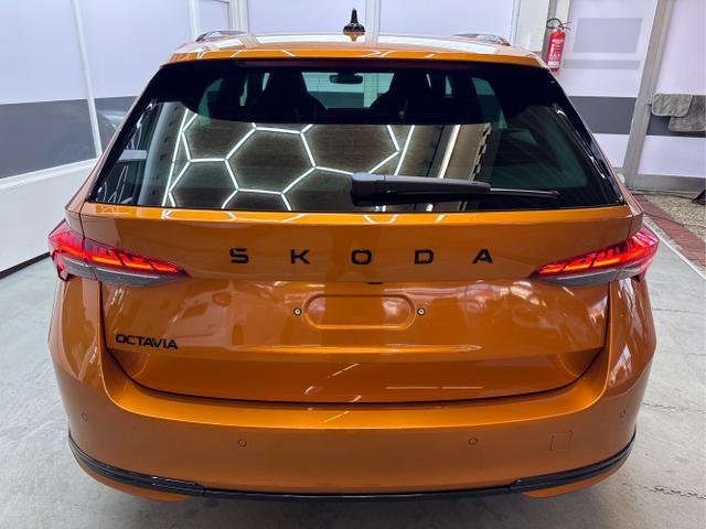Skoda / Octavia / Orange / / / DSG ACC 13 Zoll NAVI MATRIX SHZ KESSY
