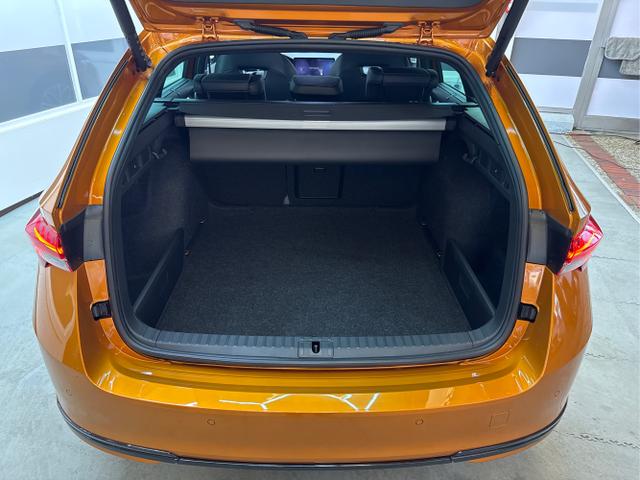 Skoda / Octavia / Orange / / / DSG ACC 13 Zoll NAVI MATRIX SHZ KESSY