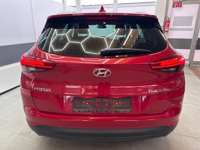 Hyundai / TUCSON / Rot / / / SHZ RFK PDC KLIMAAUTOMATIK