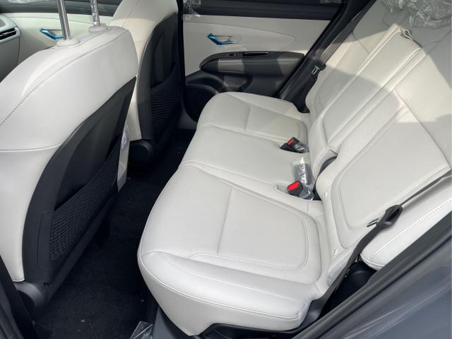 Hyundai / TUCSON FACELIFT / Weiß / / / 