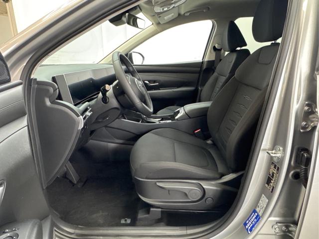 Hyundai / TUCSON FACELIFT / Silber / / / DCT SHZ NAVI 18 RFK PDC
