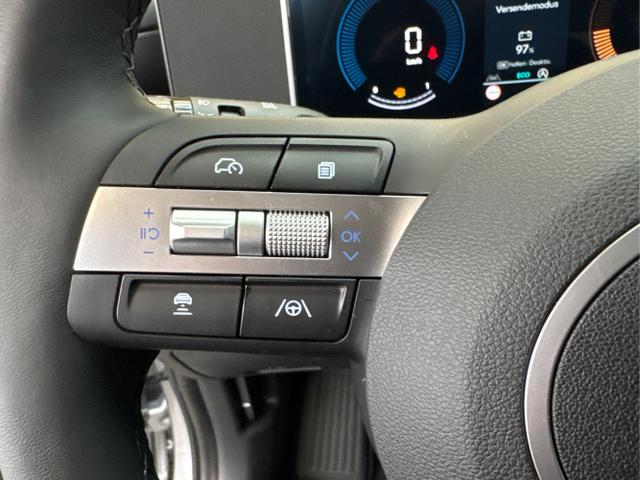 Hyundai / TUCSON FACELIFT / Silber / / / DCT SHZ NAVI 18 RFK PDC