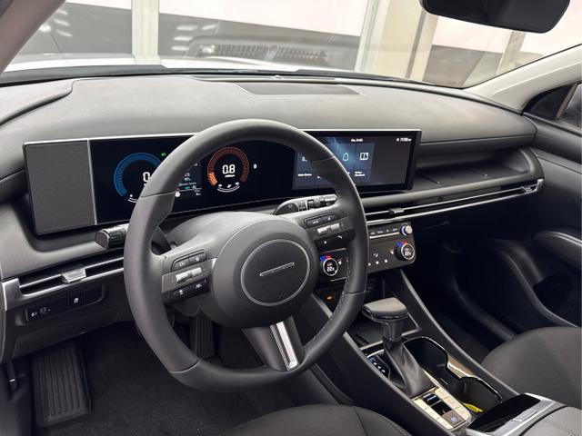 Hyundai / TUCSON FACELIFT / Silber / / / DCT SHZ NAVI 18 RFK PDC