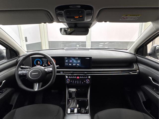 Hyundai / TUCSON FACELIFT / Silber / / / DCT SHZ NAVI 18 RFK PDC
